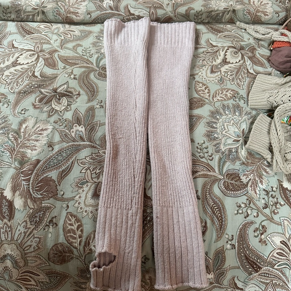 Aerie Ribbed Knit leg warmers in Light Pink